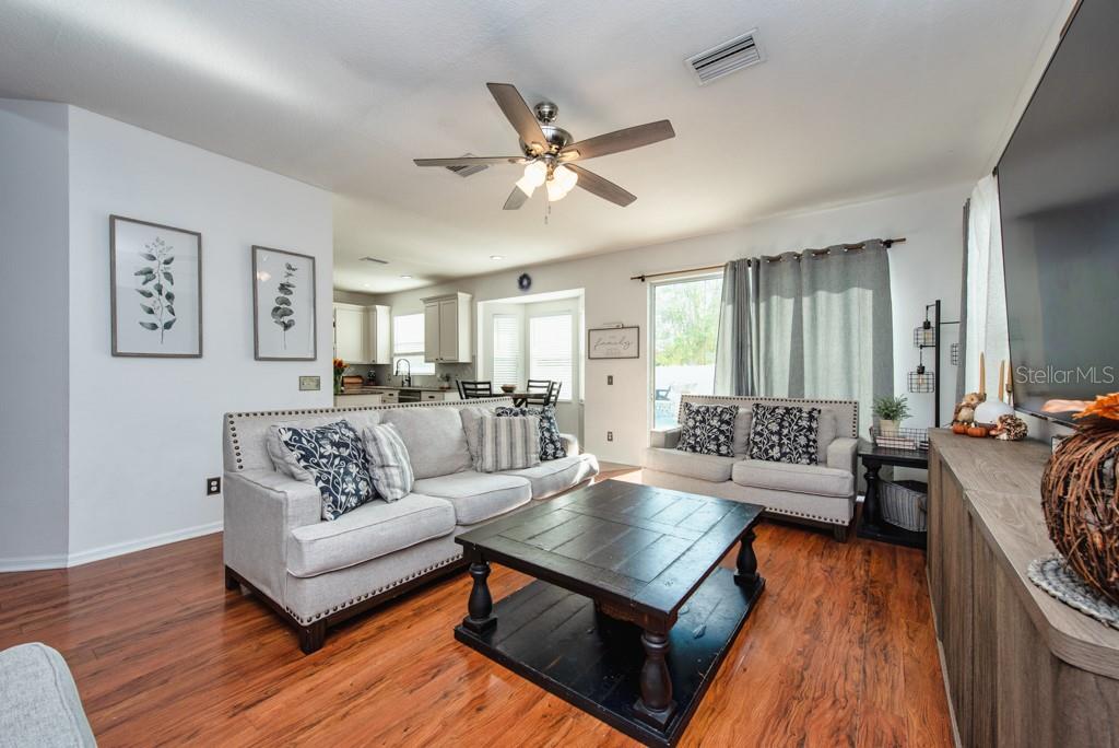 Image 6 of 44 For 2525 Cross More Street