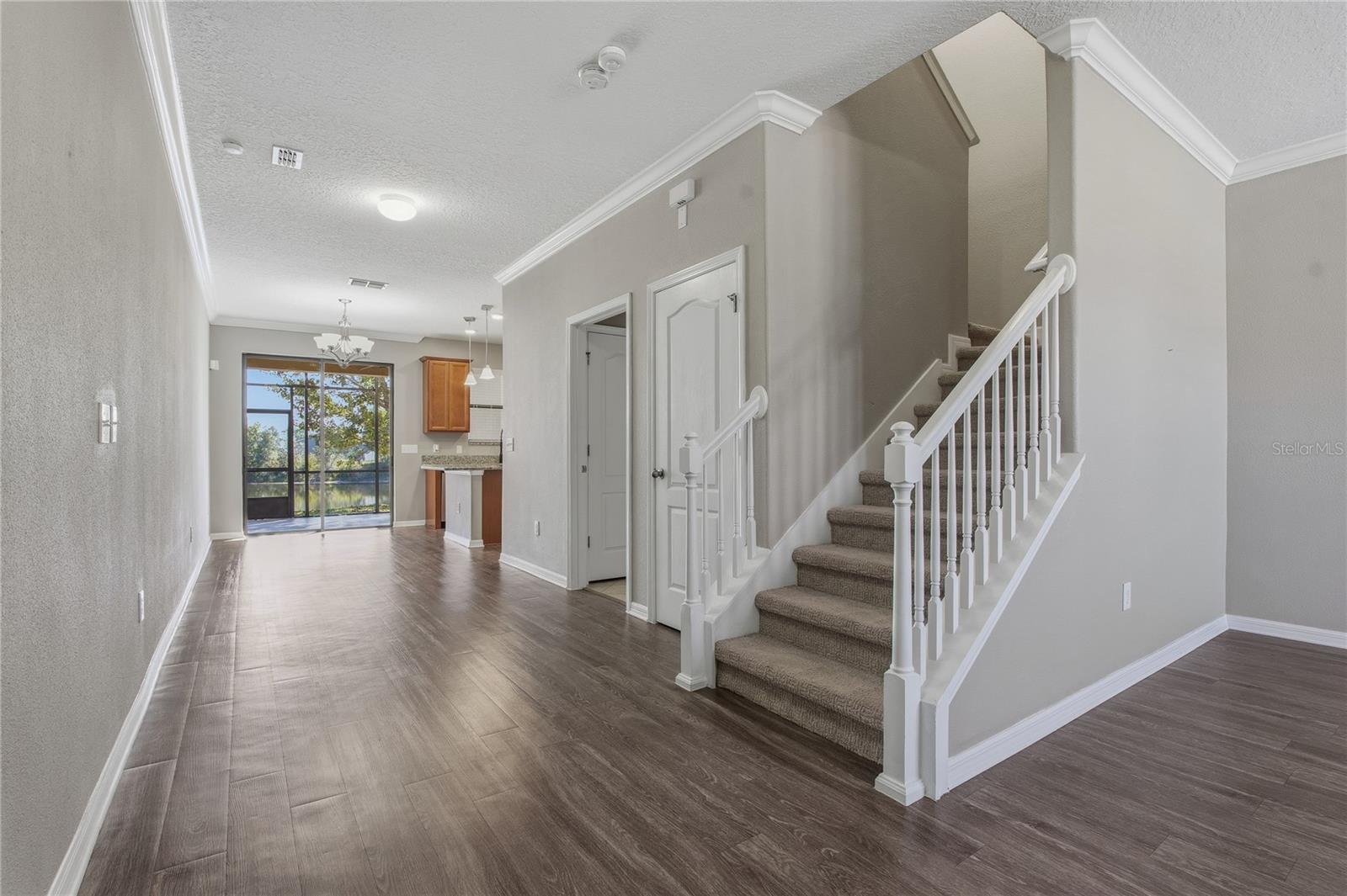 Listing photo id 8 for 4320 Fennwood Court