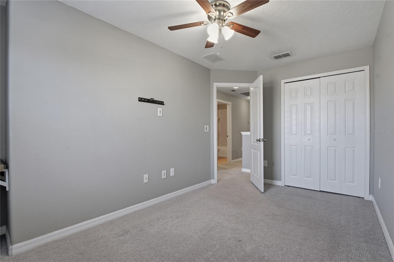 Listing photo id 19 for 4320 Fennwood Court