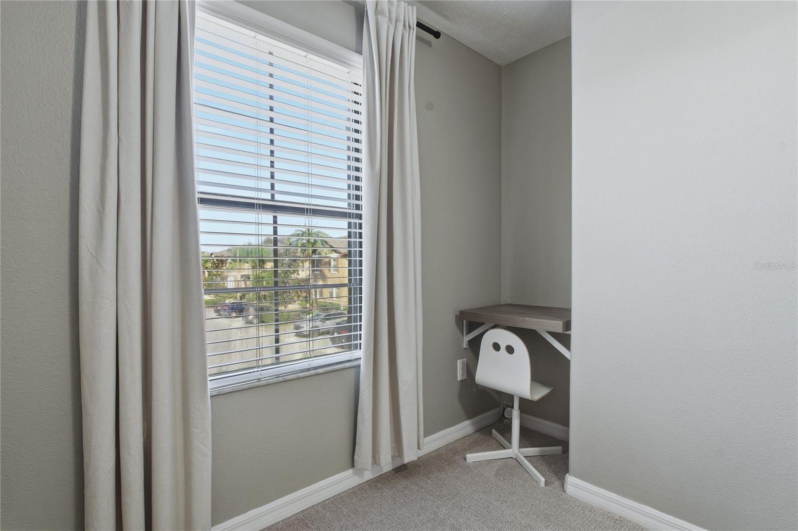 Listing photo id 20 for 4320 Fennwood Court