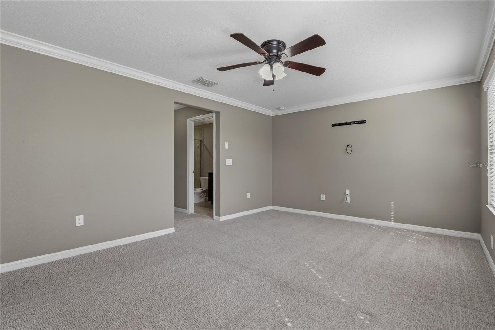 Listing photo id 27 for 4320 Fennwood Court