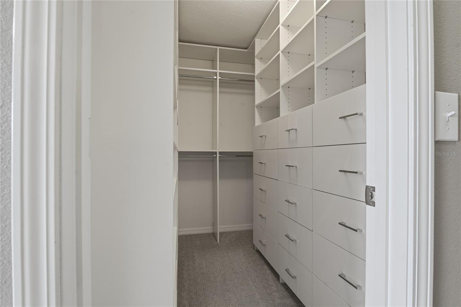 Listing photo id 30 for 4320 Fennwood Court