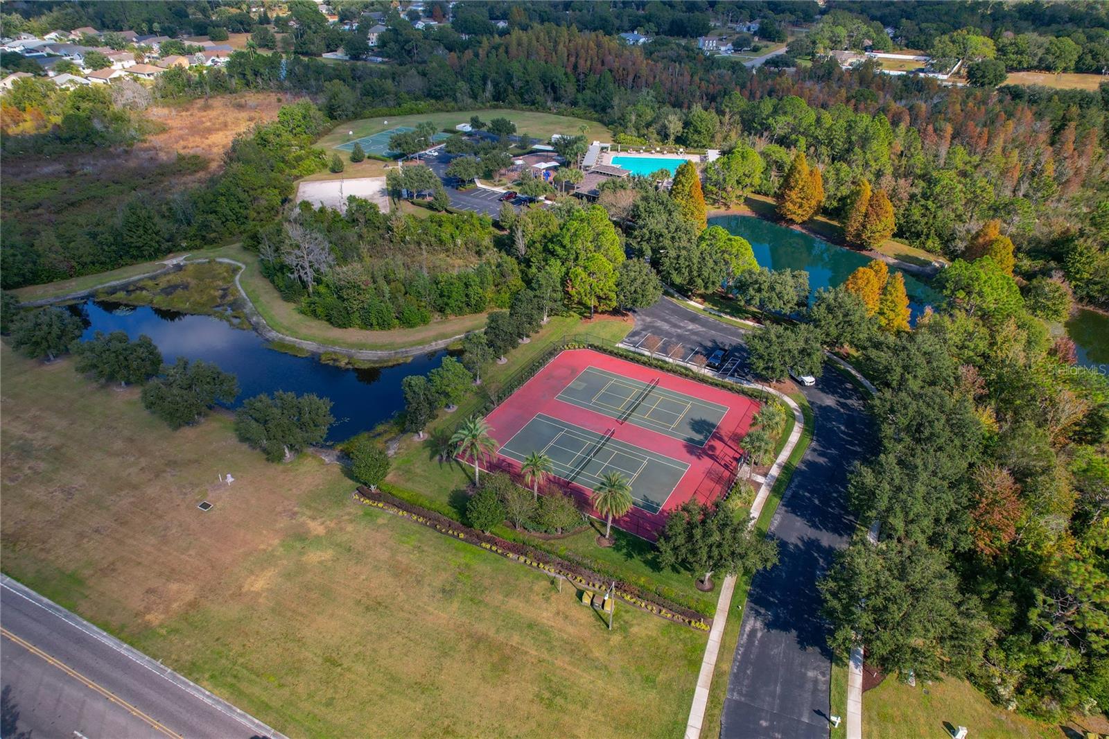 Listing photo id 44 for 4320 Fennwood Court