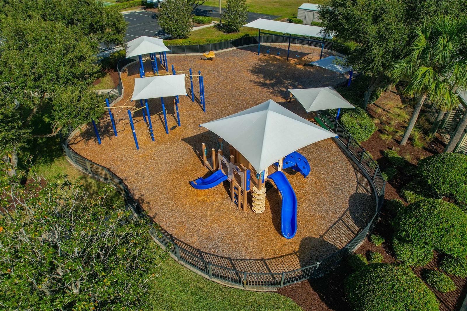 Listing photo id 49 for 4320 Fennwood Court