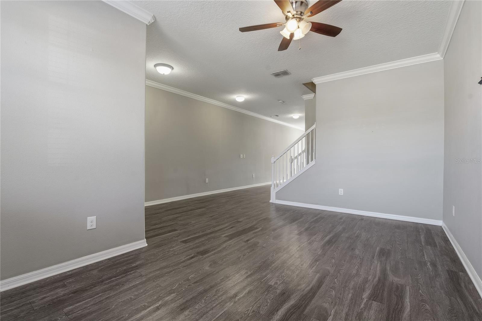 Listing photo id 5 for 4320 Fennwood Court