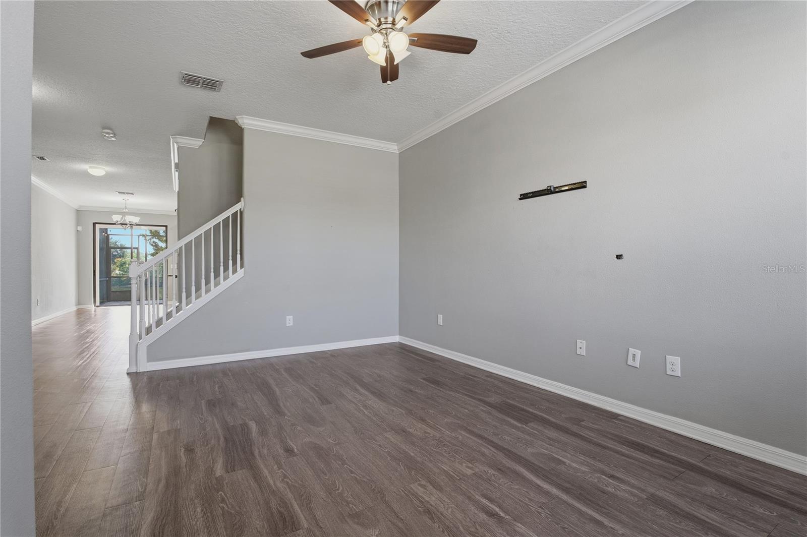 Listing photo id 7 for 4320 Fennwood Court