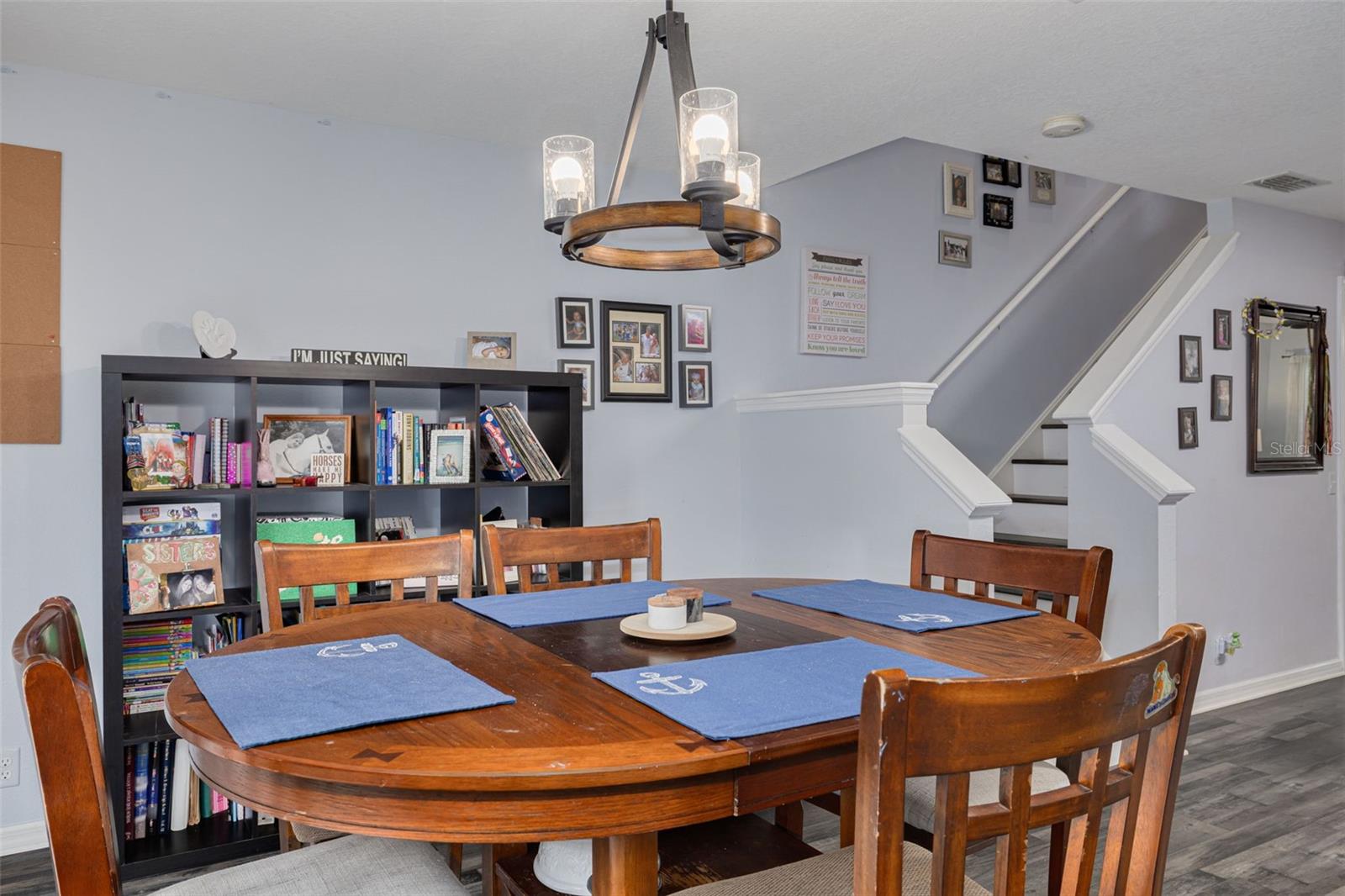 Listing photo id 8 for 2096 Sun Down Drive