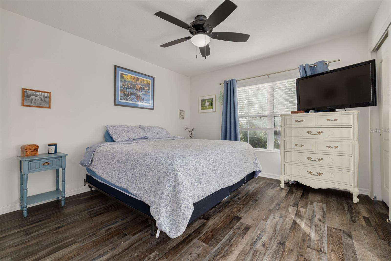 Listing photo id 11 for 2096 Sun Down Drive