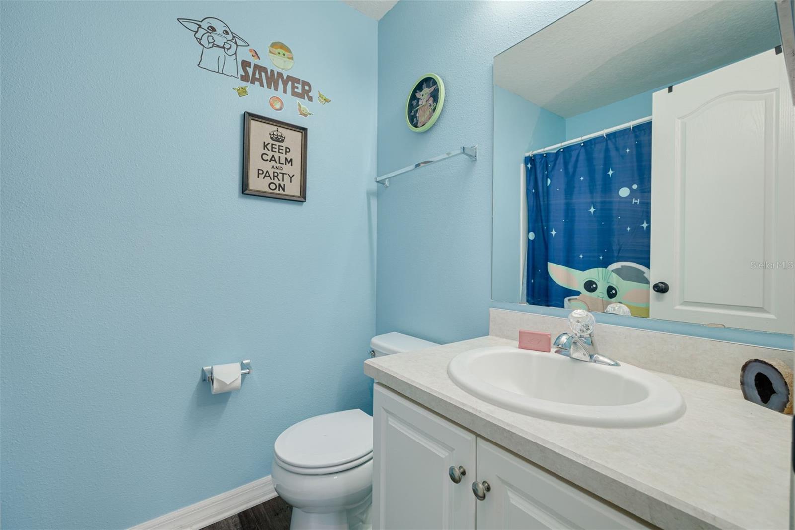 Listing photo id 17 for 2096 Sun Down Drive