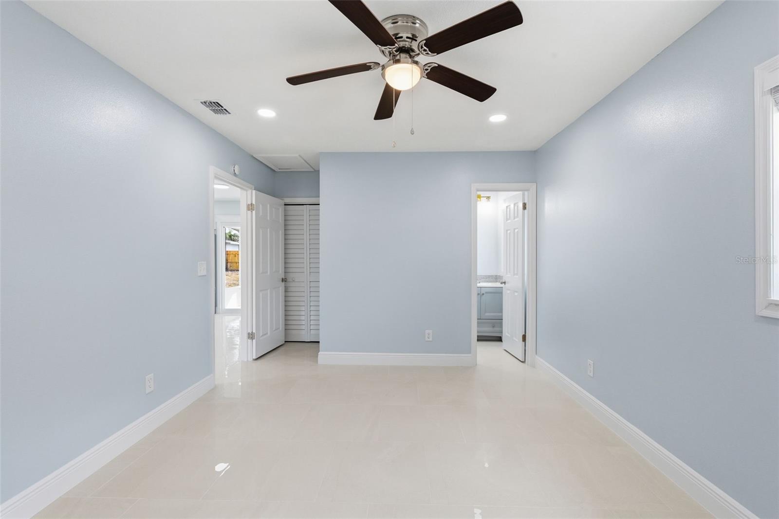 Image 12 of 33 For 112 Floral Drive