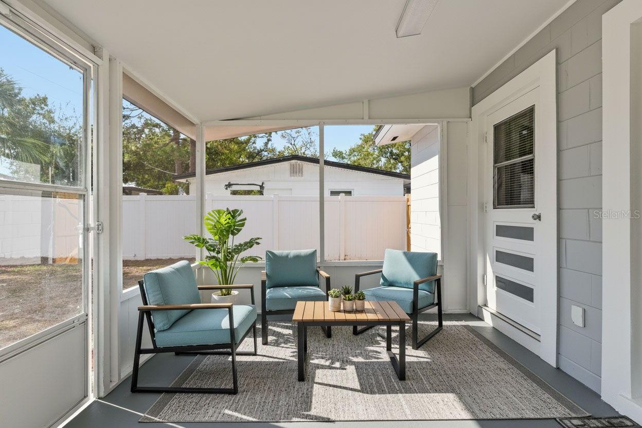 Image 25 of 33 For 112 Floral Drive