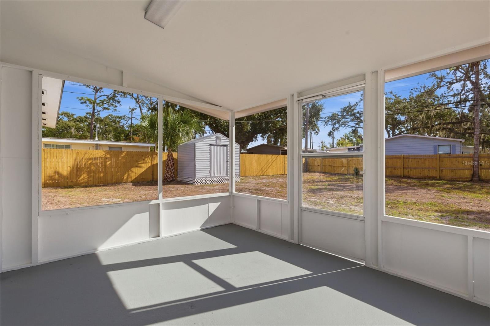 Image 26 of 33 For 112 Floral Drive