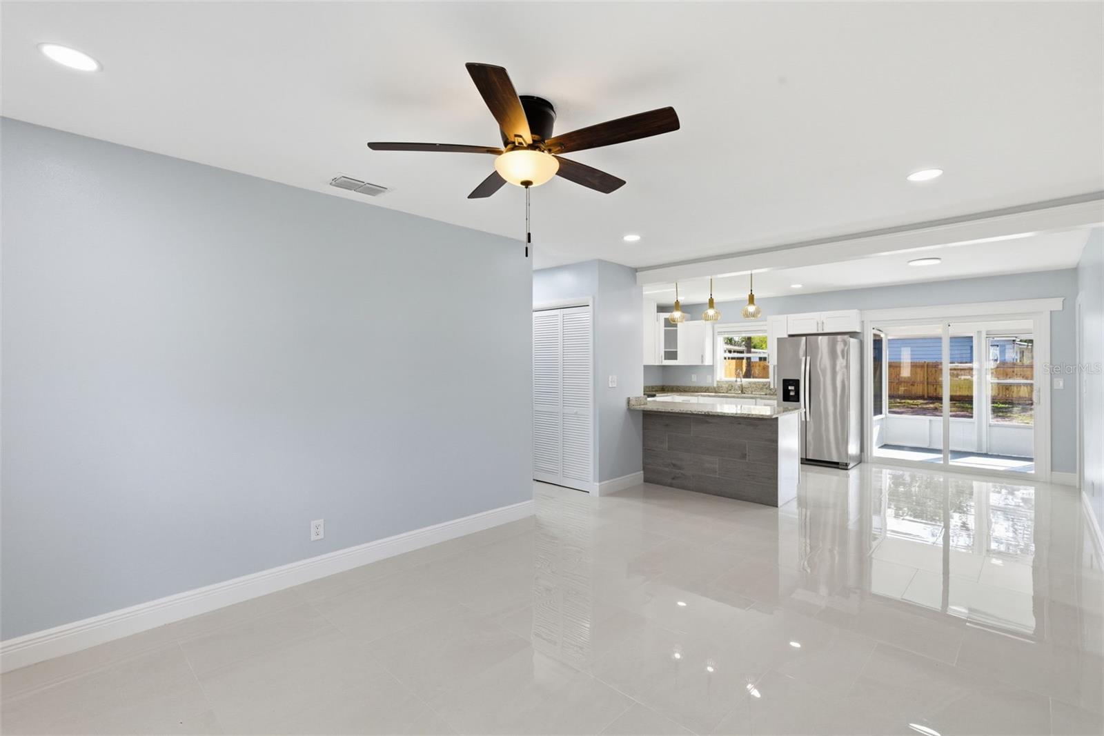 Image 4 of 33 For 112 Floral Drive