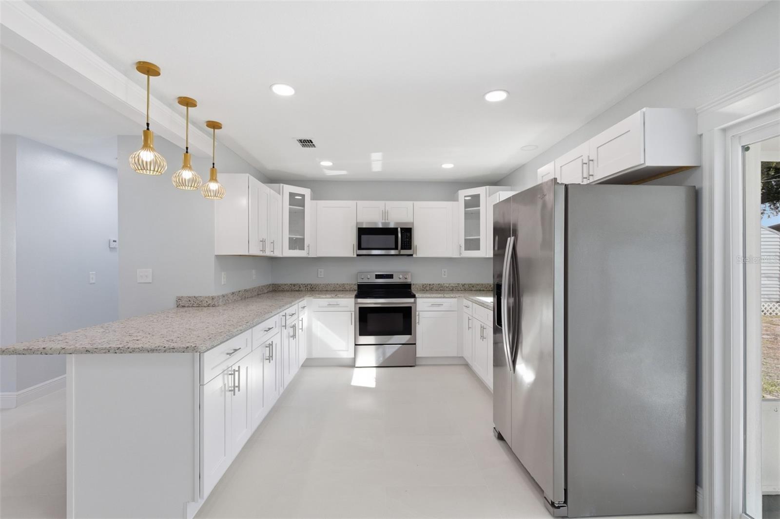 Image 8 of 33 For 112 Floral Drive