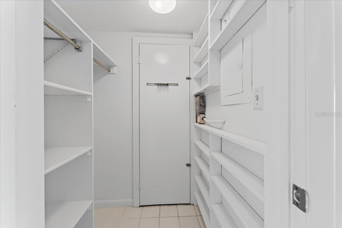 Image 13 of 44 For 4900 Brittany Drive S 812