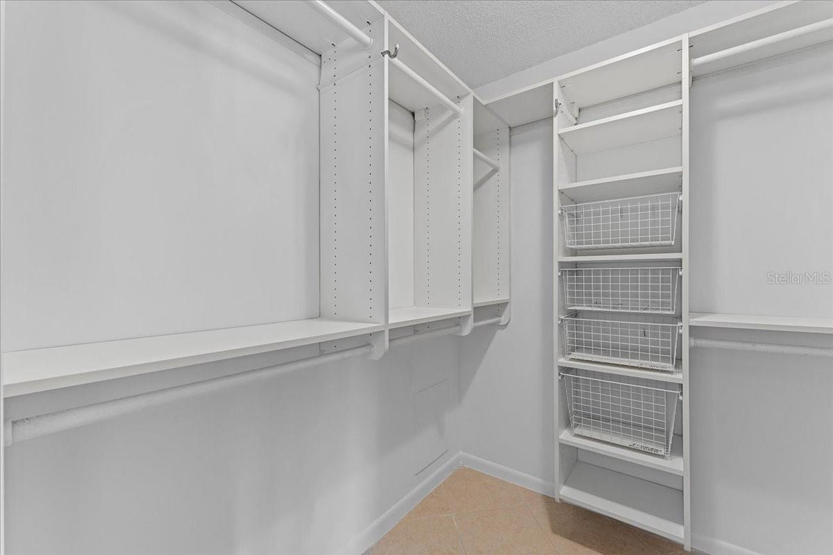Image 20 of 44 For 4900 Brittany Drive S 812