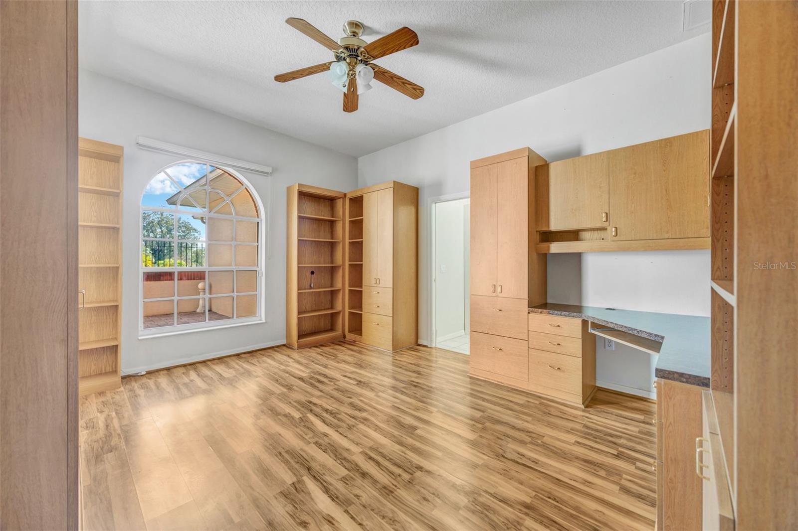 Image 11 of 63 For 305 Forest Wood Court