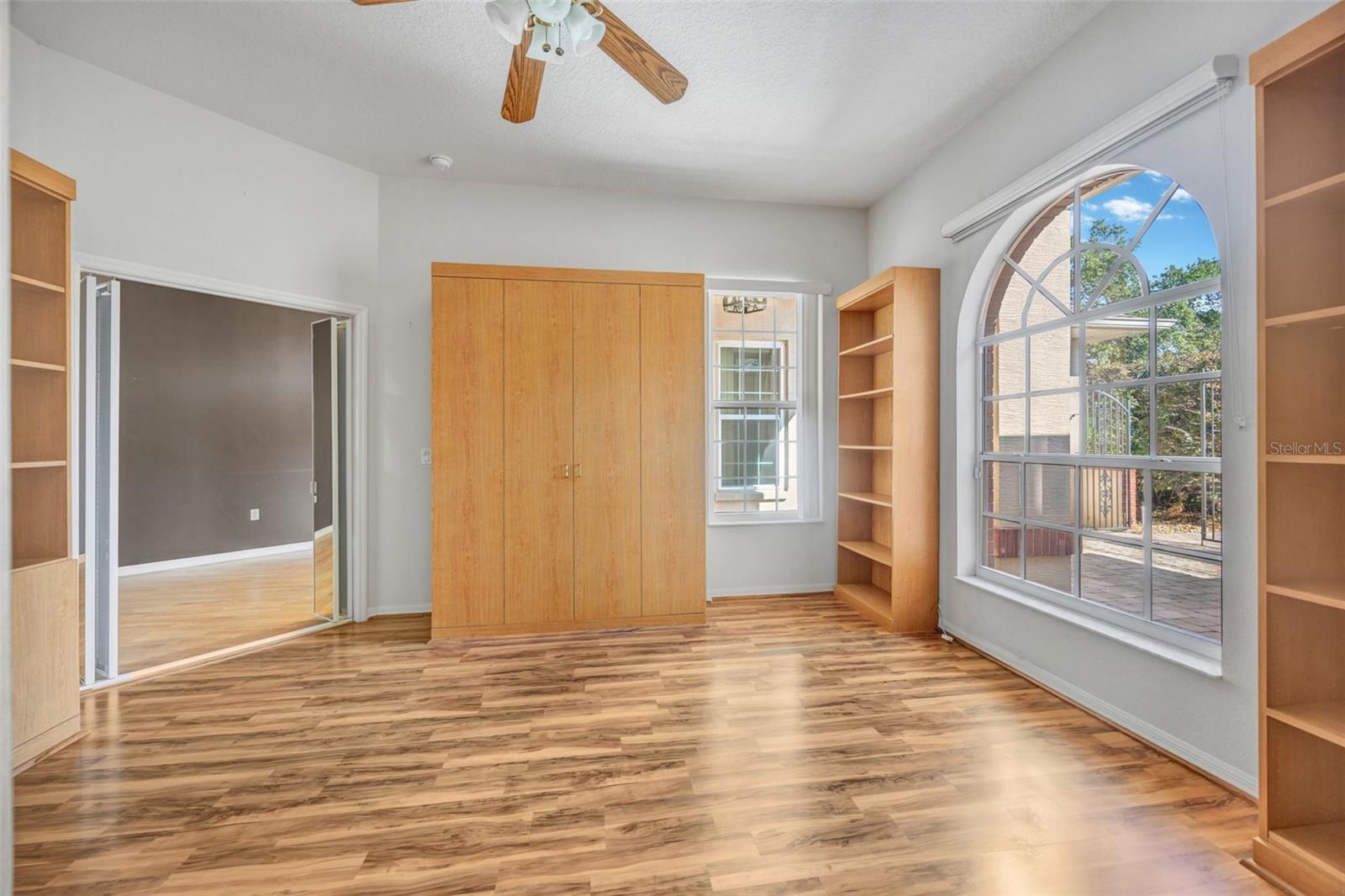 Image 12 of 63 For 305 Forest Wood Court