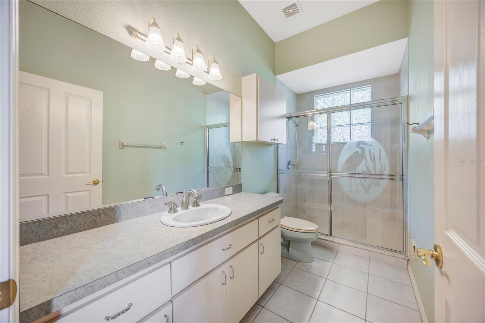 Image 19 of 63 For 305 Forest Wood Court