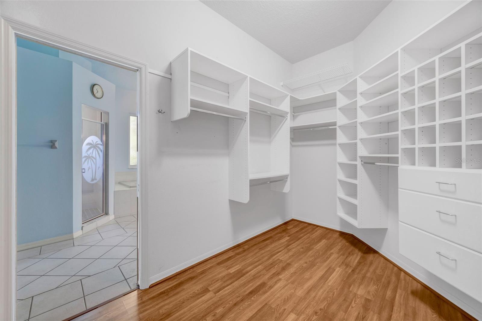 Image 24 of 63 For 305 Forest Wood Court