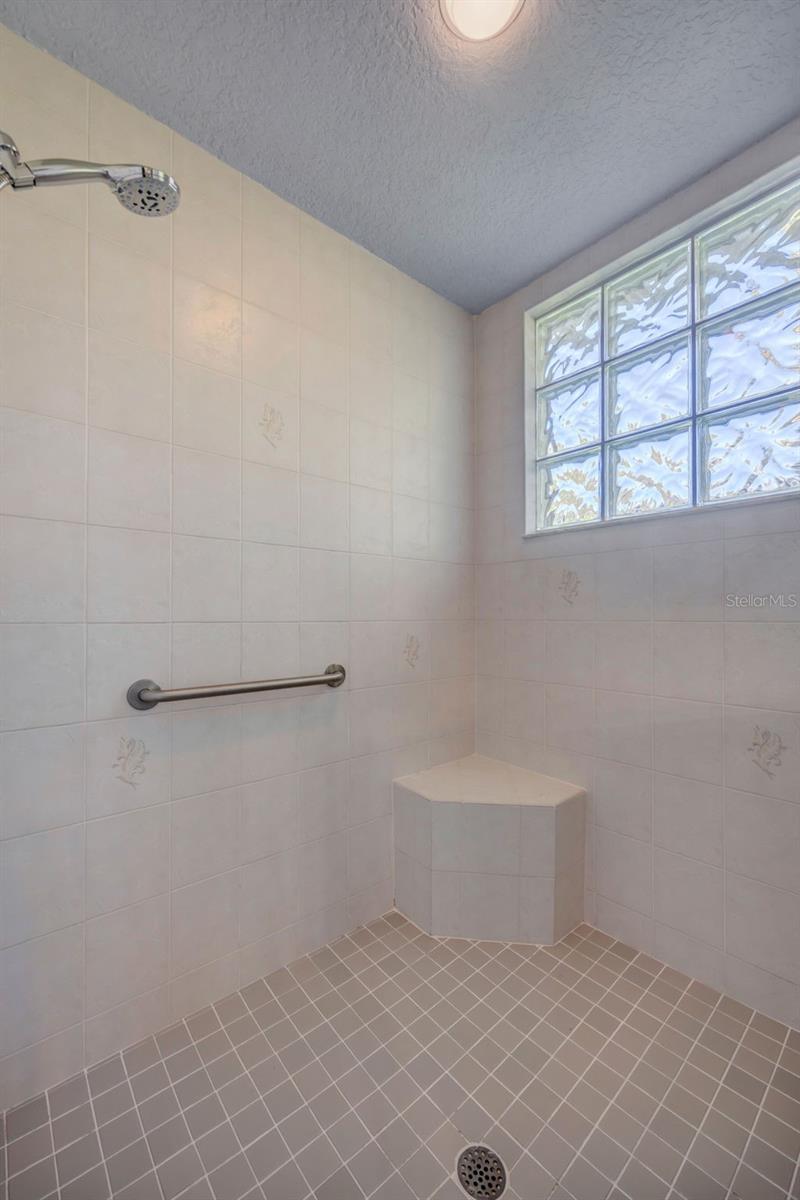 Image 26 of 63 For 305 Forest Wood Court