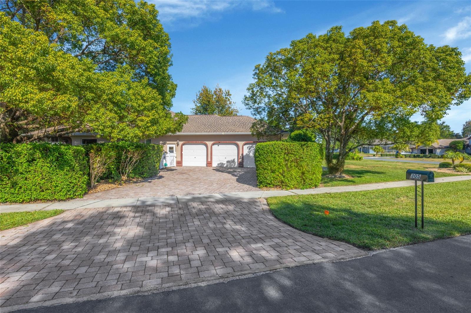 Image 4 of 63 For 305 Forest Wood Court