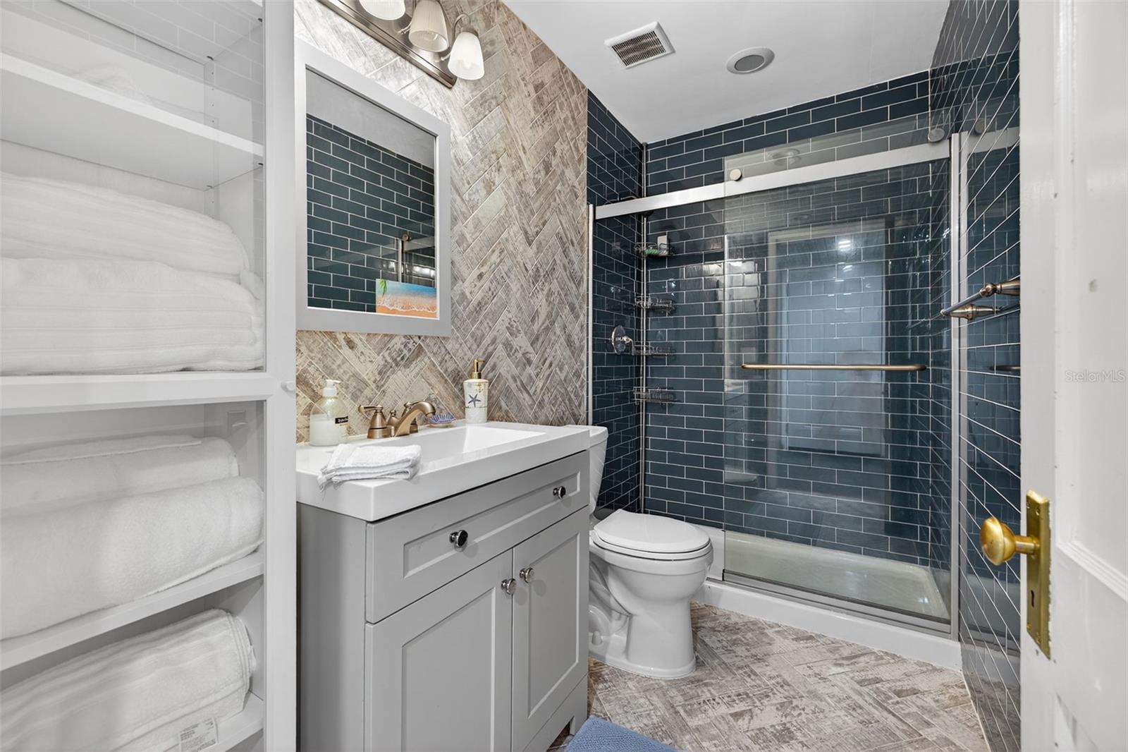 Image 22 of 37 For 531 16th Street S