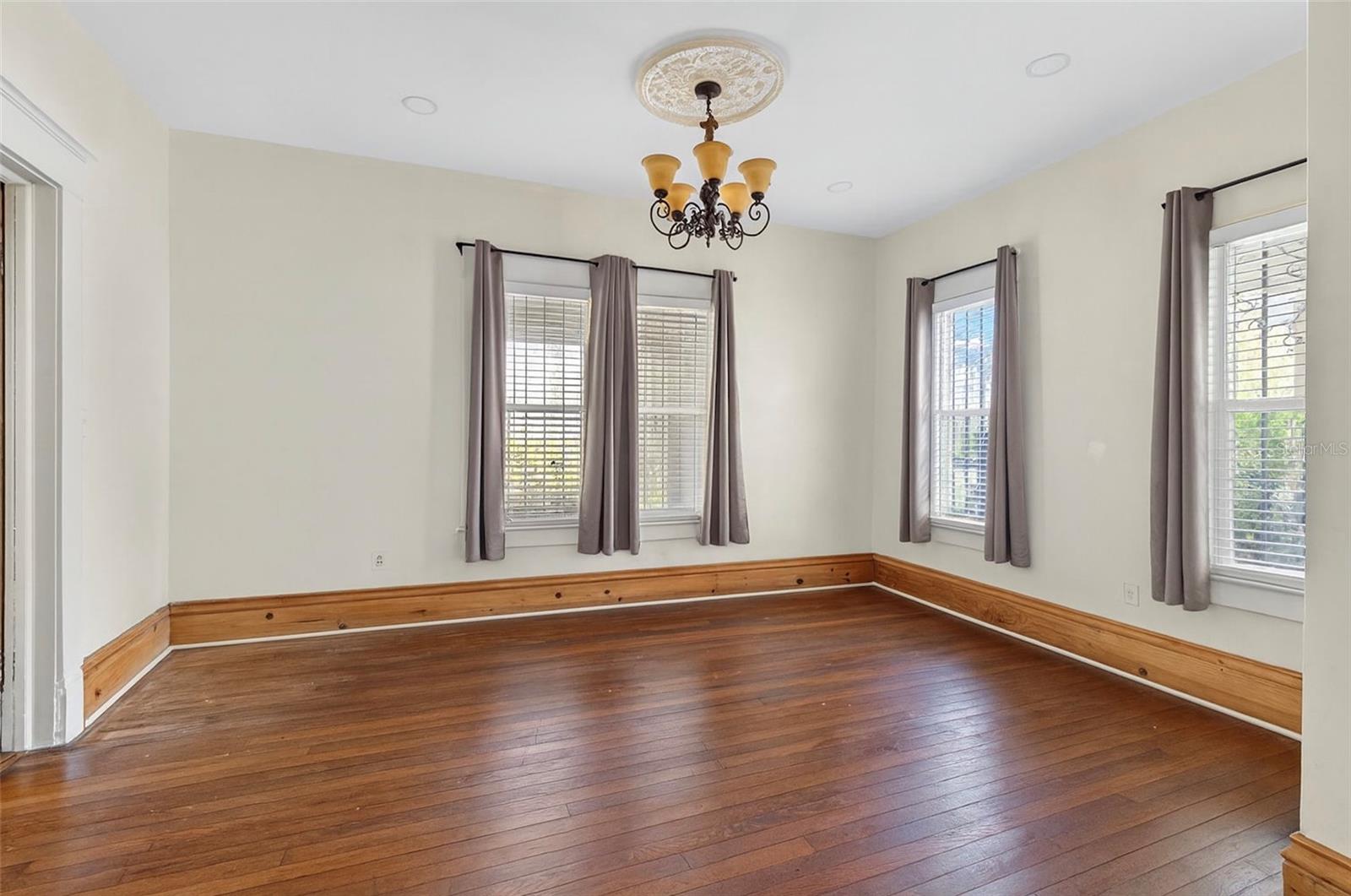 Image 6 of 37 For 531 16th Street S