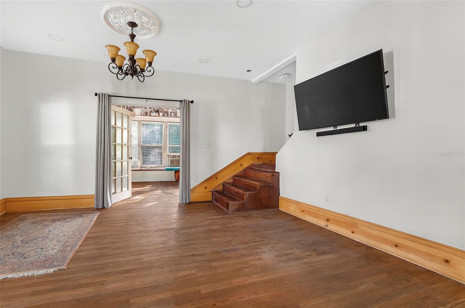 Image 7 of 37 For 531 16th Street S