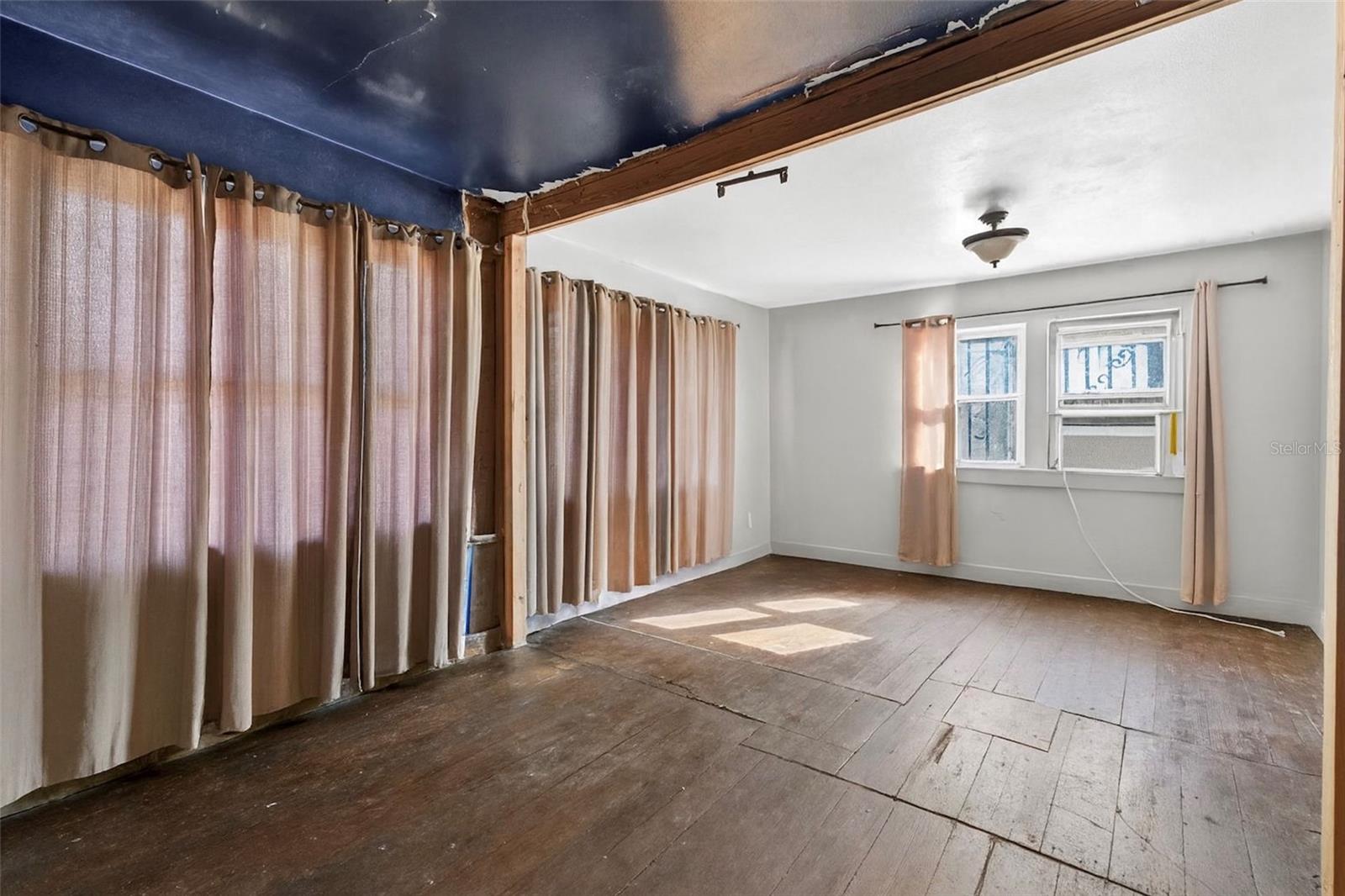 Image 8 of 37 For 531 16th Street S