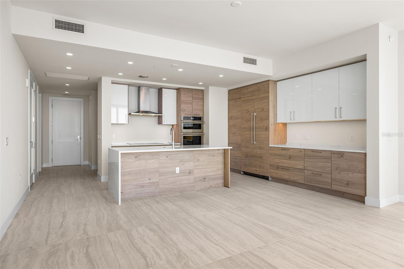 Image 6 of 31 For 301 1st Street S 1006