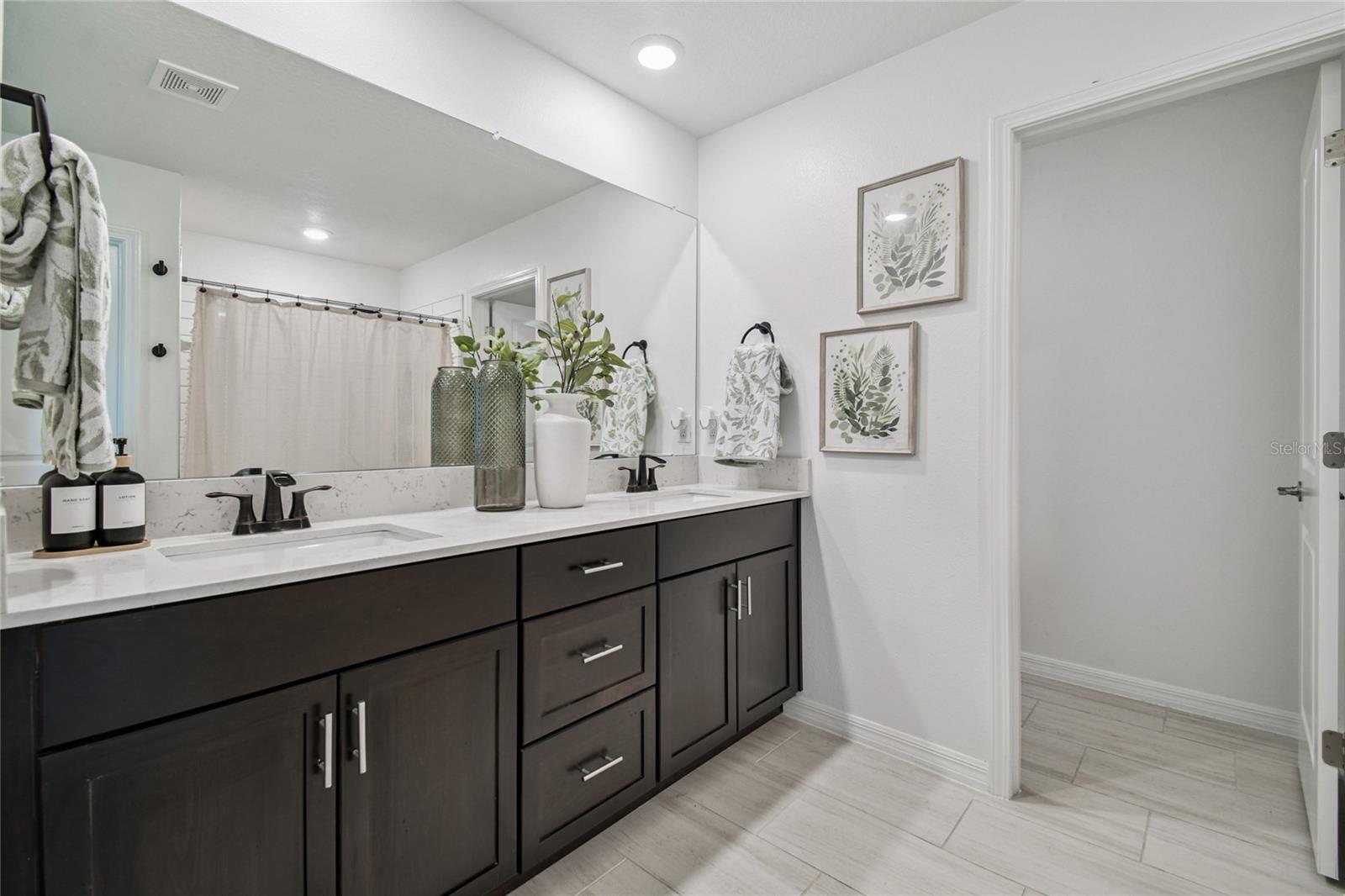 Image 23 of 44 For 8789 Little Bluestem Drive