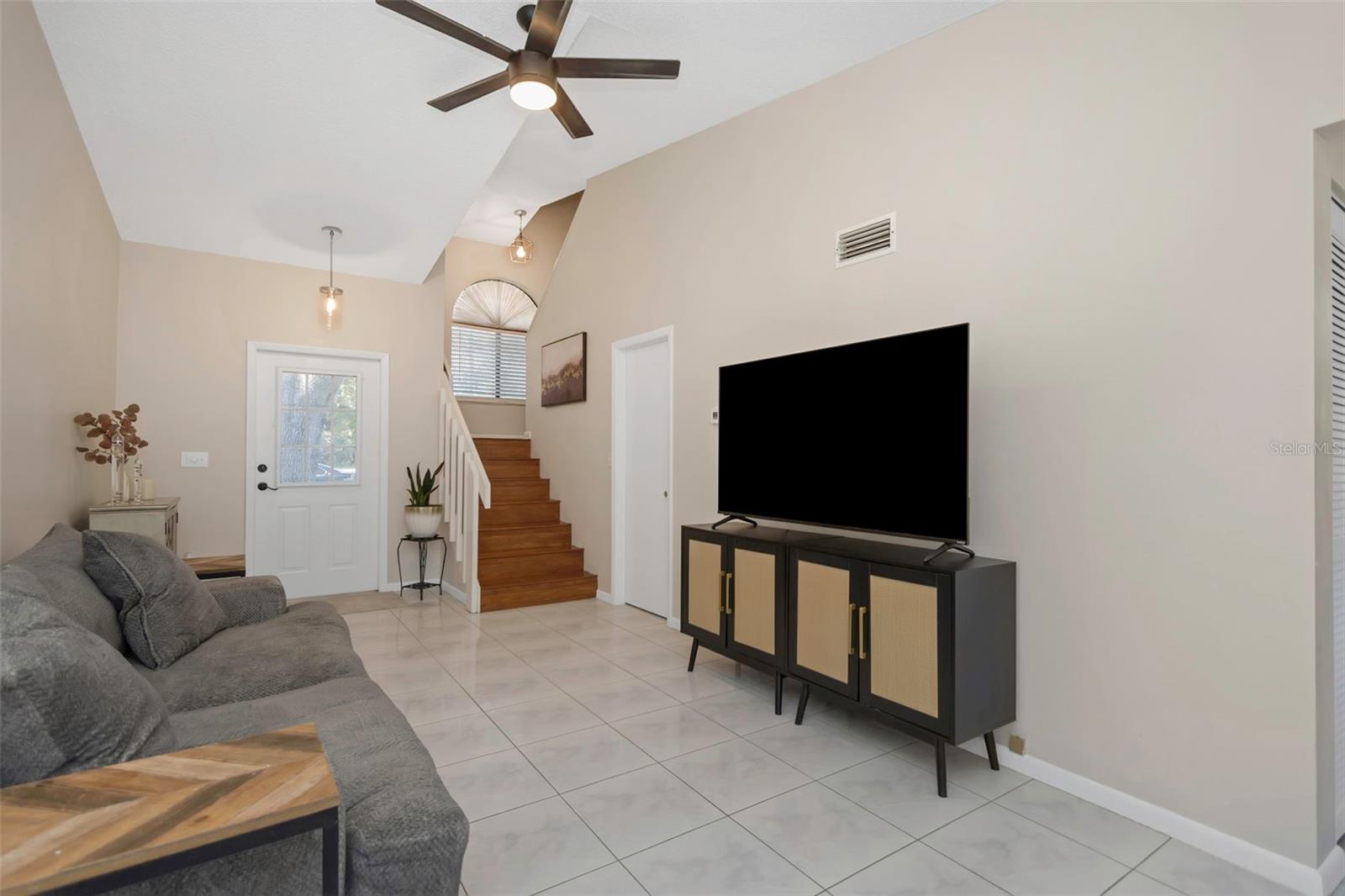 Image 10 of 49 For 1407 Adams Circle W