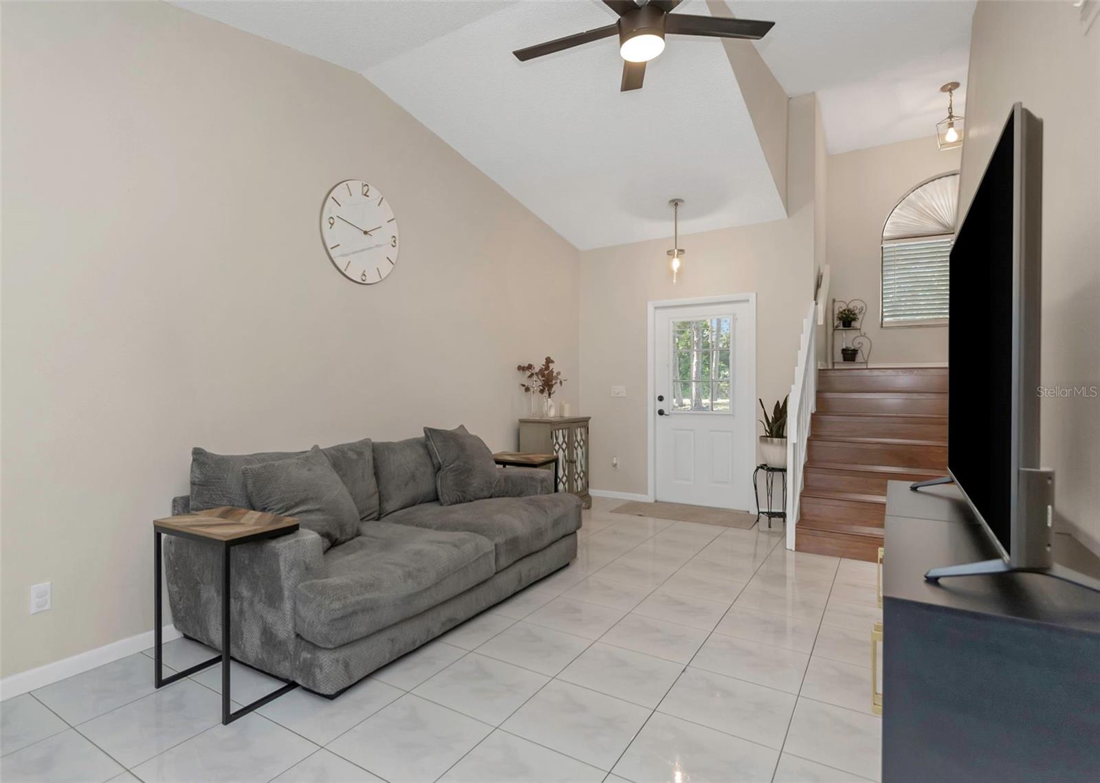 Image 11 of 49 For 1407 Adams Circle W