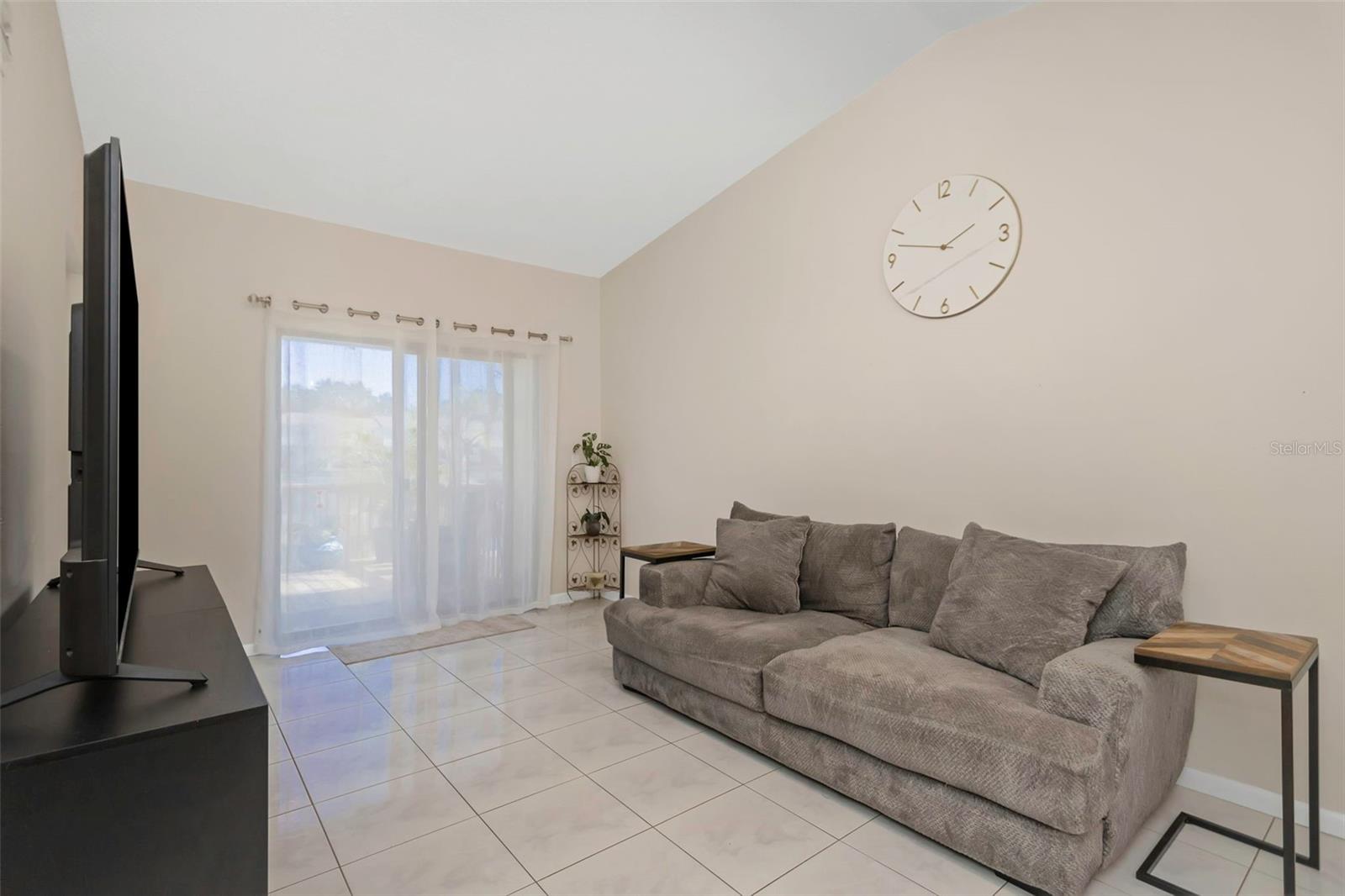 Image 12 of 49 For 1407 Adams Circle W