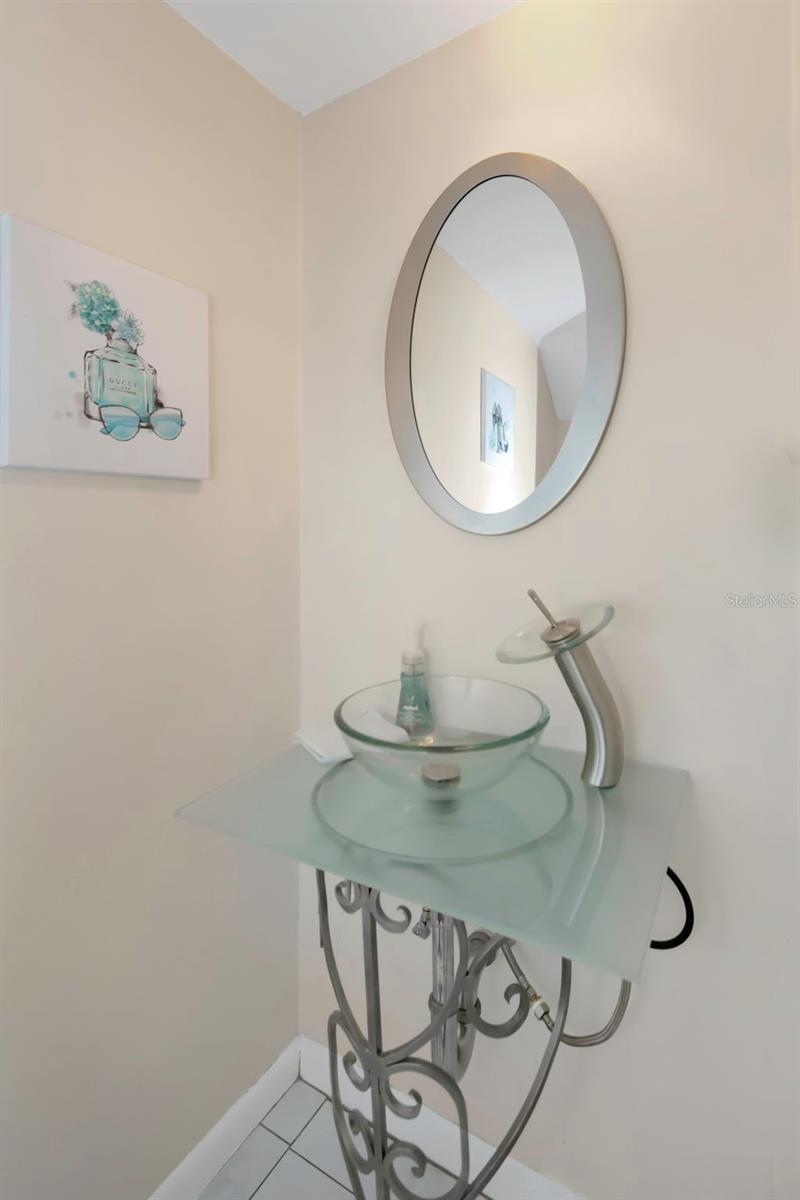 Image 14 of 49 For 1407 Adams Circle W