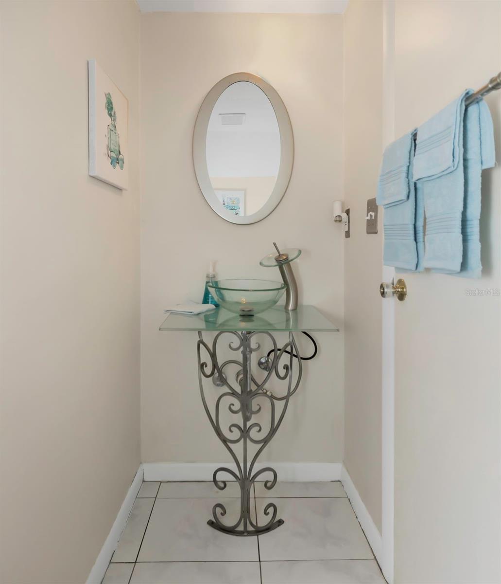 Image 15 of 49 For 1407 Adams Circle W