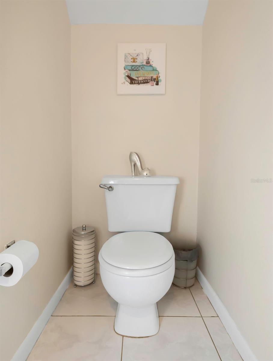 Image 16 of 49 For 1407 Adams Circle W