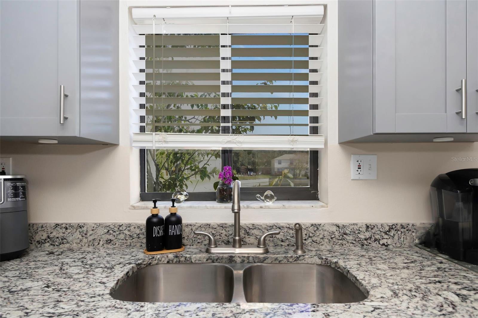 Image 20 of 49 For 1407 Adams Circle W