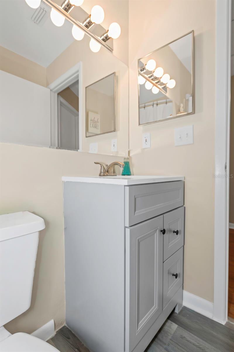 Image 28 of 49 For 1407 Adams Circle W