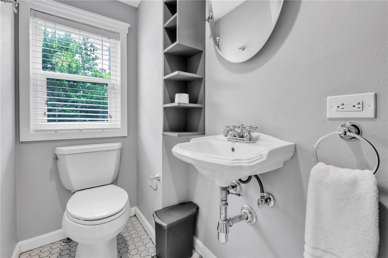 Image 14 of 29 For 3018 Jackson Street N