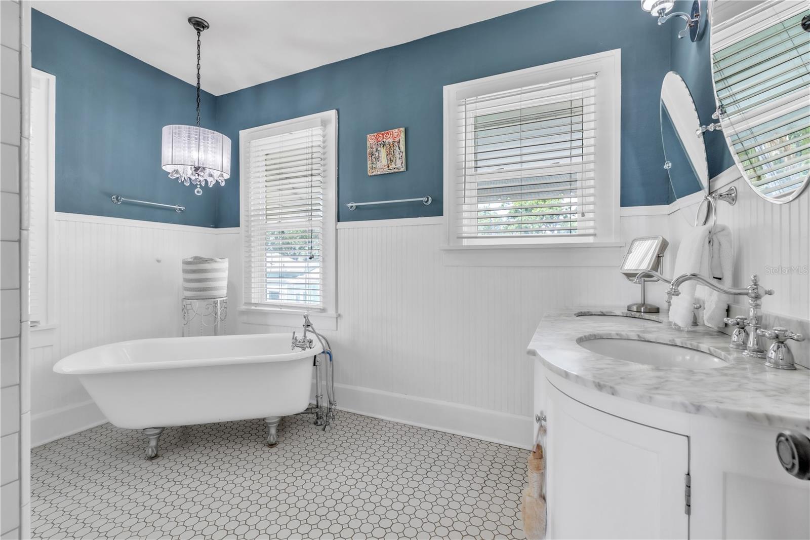 Image 21 of 29 For 3018 Jackson Street N