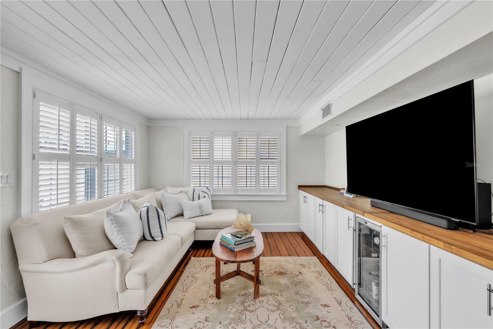 Image 7 of 29 For 3018 Jackson Street N