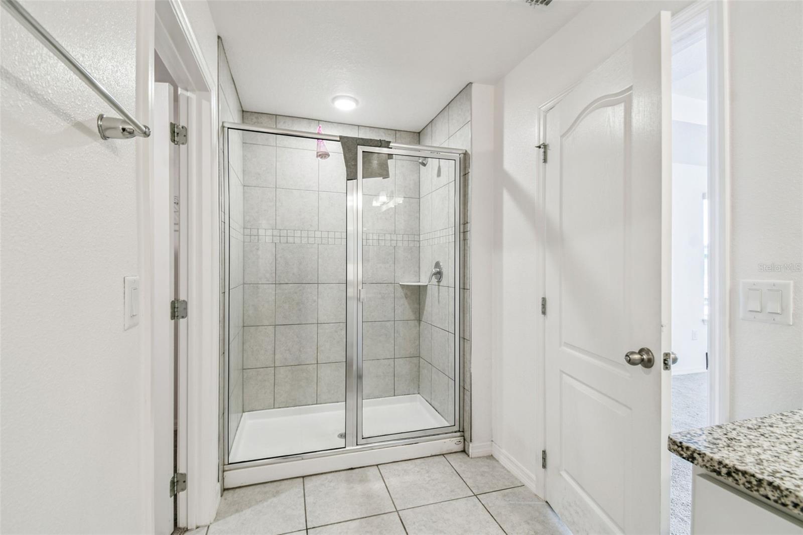 Image 16 of 37 For 518 Ingleside Lane