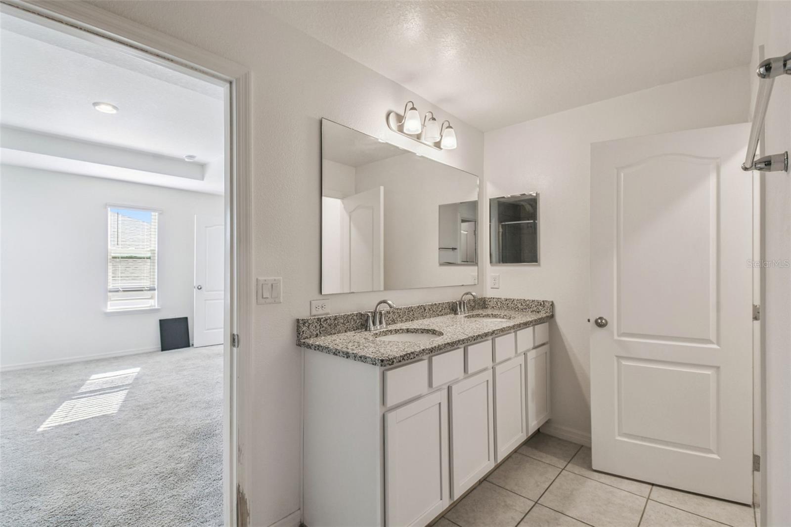 Image 17 of 37 For 518 Ingleside Lane