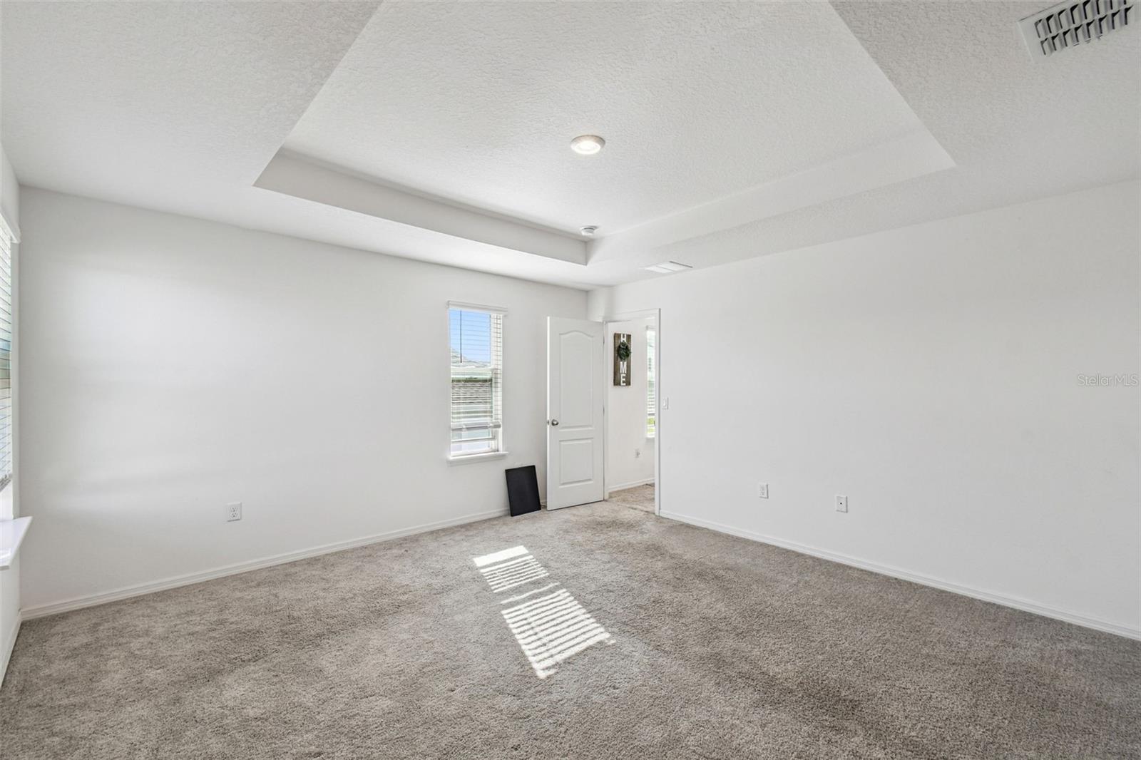 Image 18 of 37 For 518 Ingleside Lane