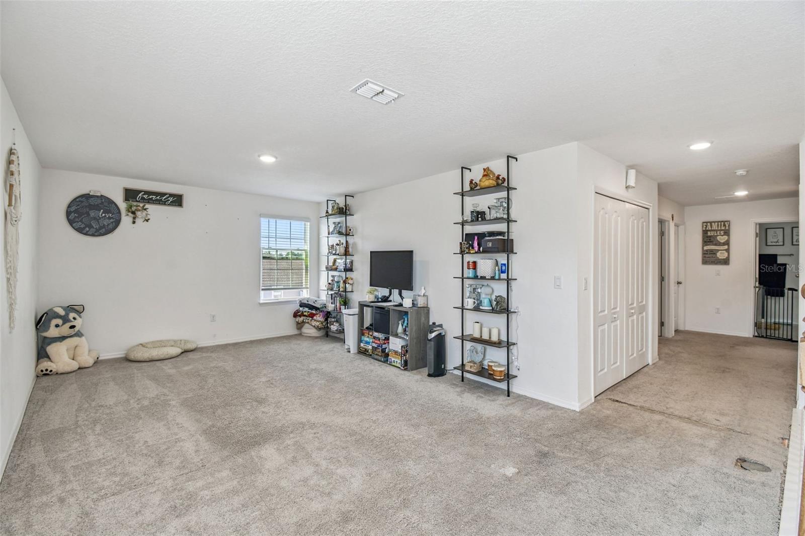 Image 20 of 37 For 518 Ingleside Lane