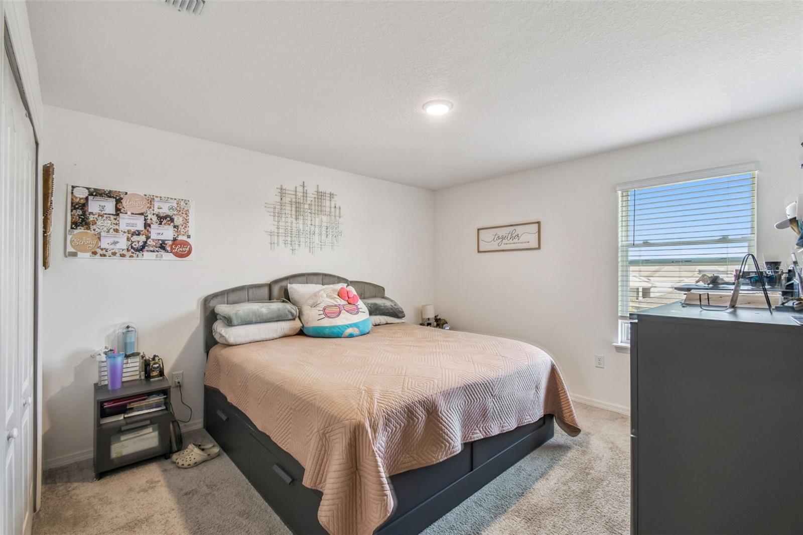 Image 22 of 37 For 518 Ingleside Lane