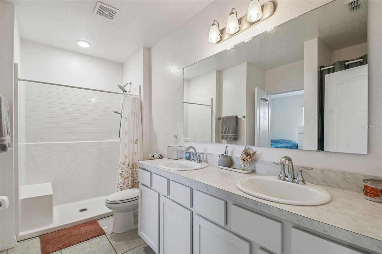 Image 26 of 37 For 518 Ingleside Lane