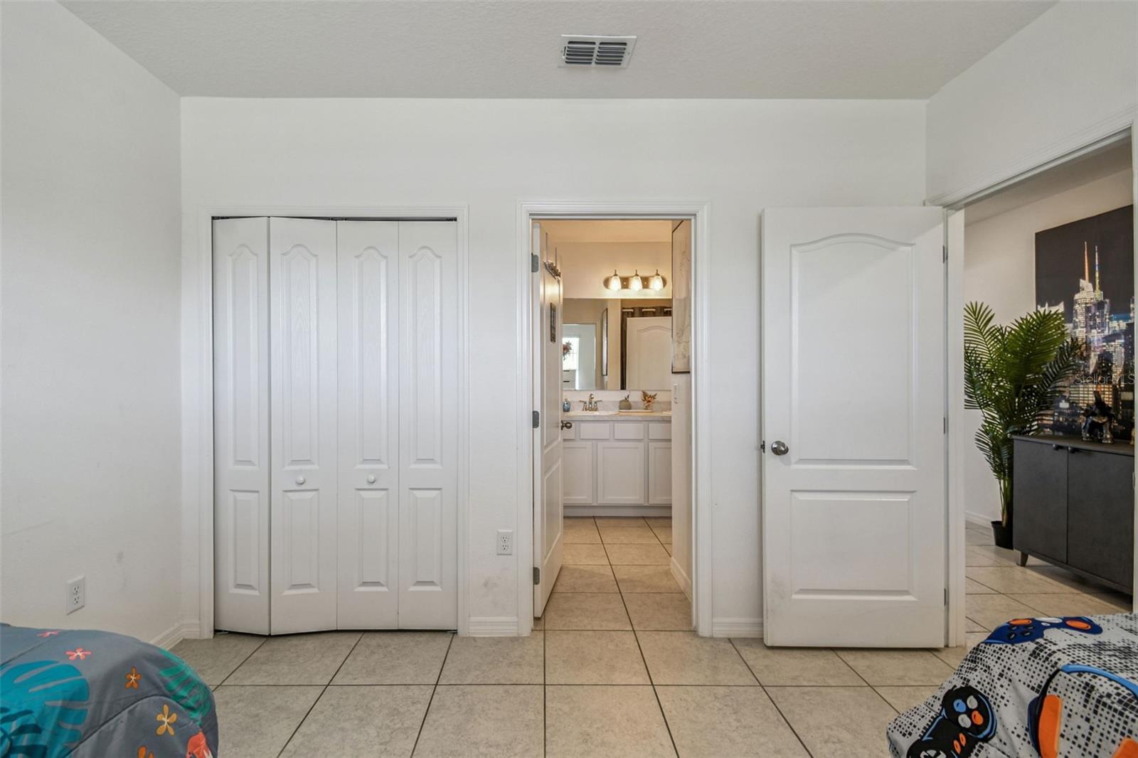 Image 27 of 37 For 518 Ingleside Lane